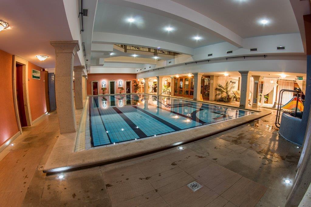 Egri Korona Borhaz Es Wellness Hotel Demjén 외부 사진