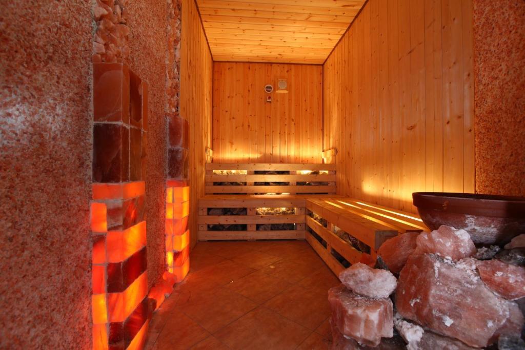 Egri Korona Borhaz Es Wellness Hotel Demjén 외부 사진
