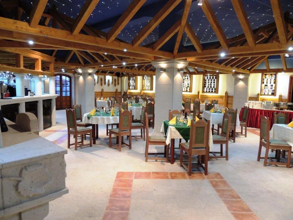 Egri Korona Borhaz Es Wellness Hotel Demjén 외부 사진